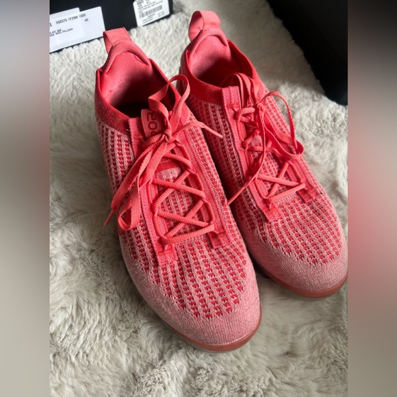 Shoes - Picture 1 of 4